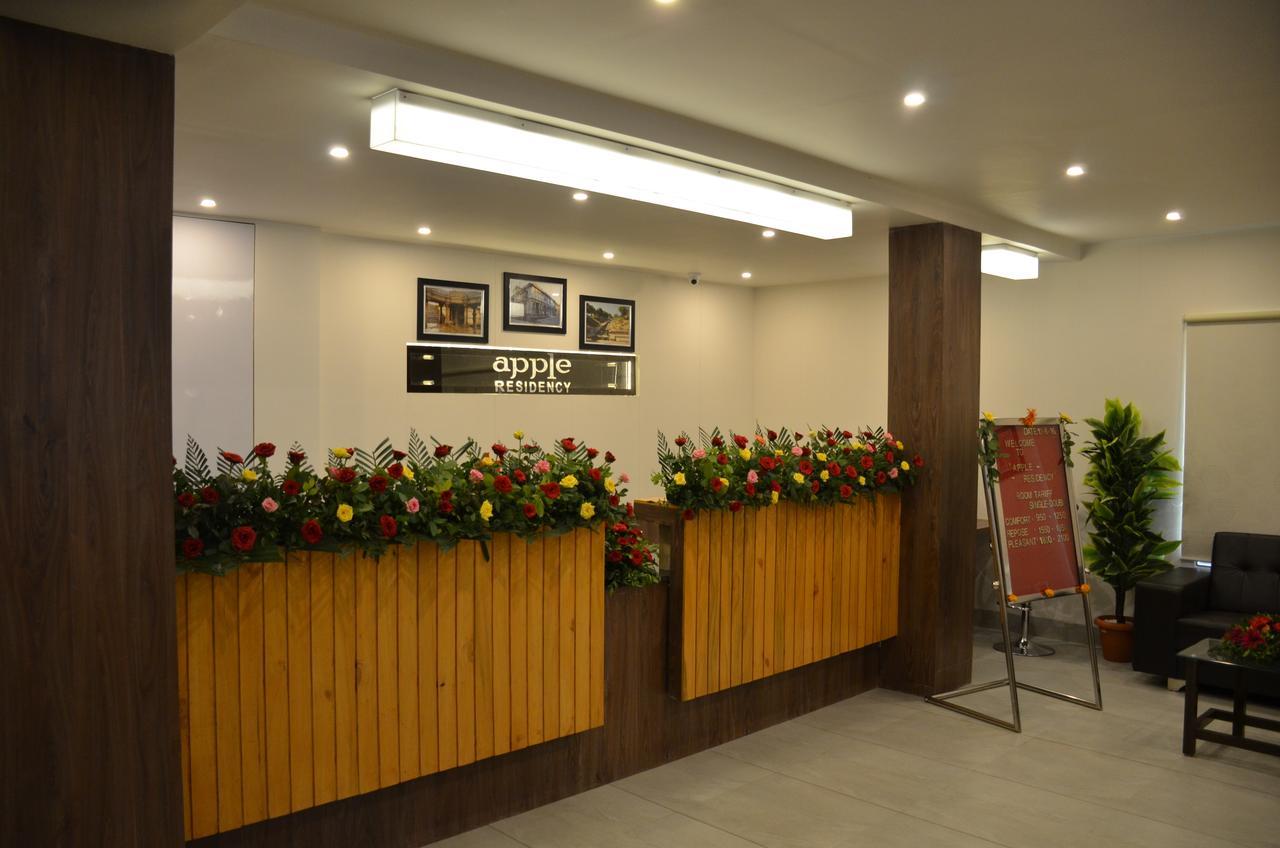 Apple Residency Hotel Pātan Екстериор снимка