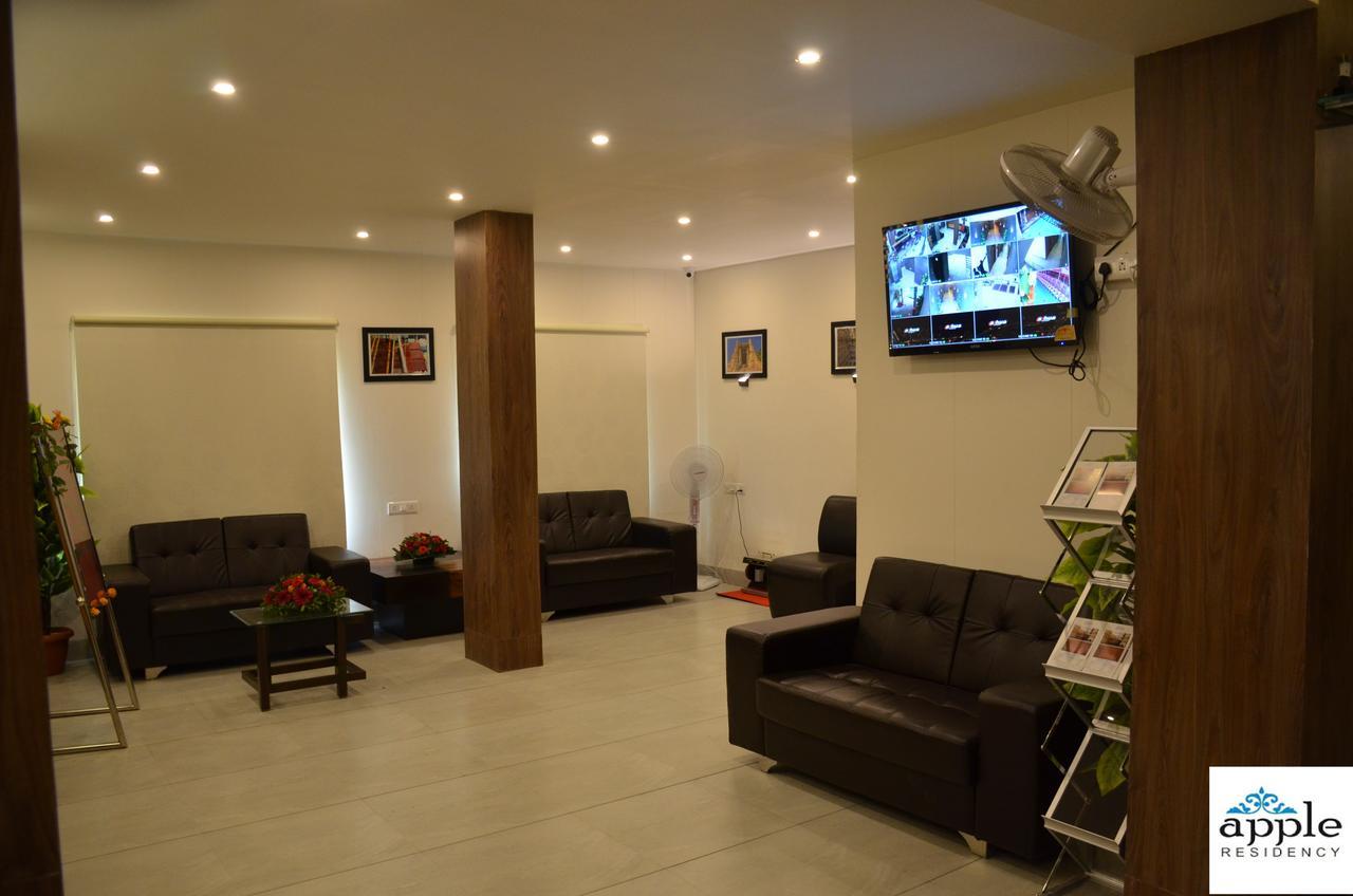 Apple Residency Hotel Pātan Екстериор снимка