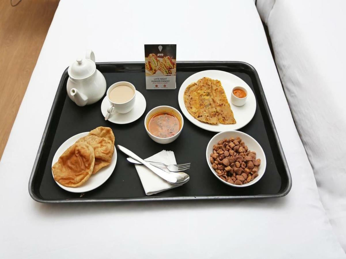 Apple Residency Hotel Pātan Екстериор снимка